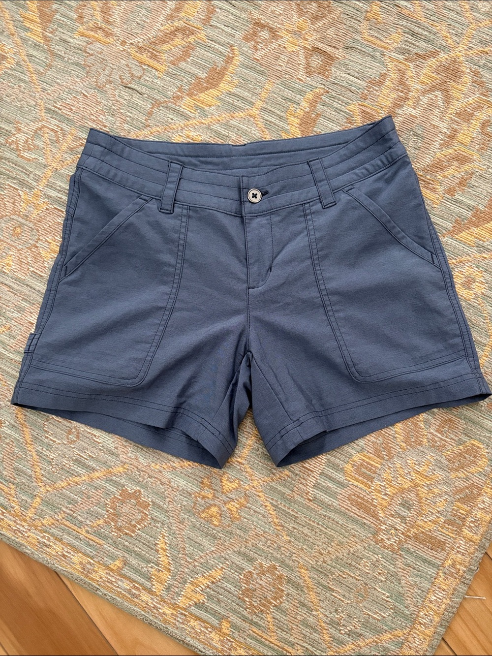 Casual Navy Blue Women's Bermuda Shorts with Front Pockets